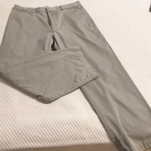 Men’s Gap kaki pants